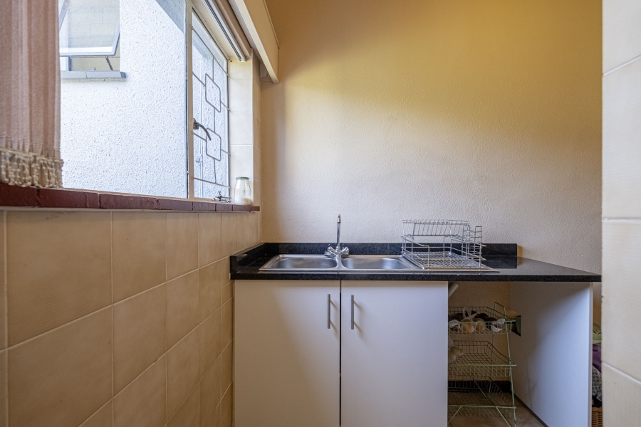 4 Bedroom Property for Sale in Sunridge Park Eastern Cape